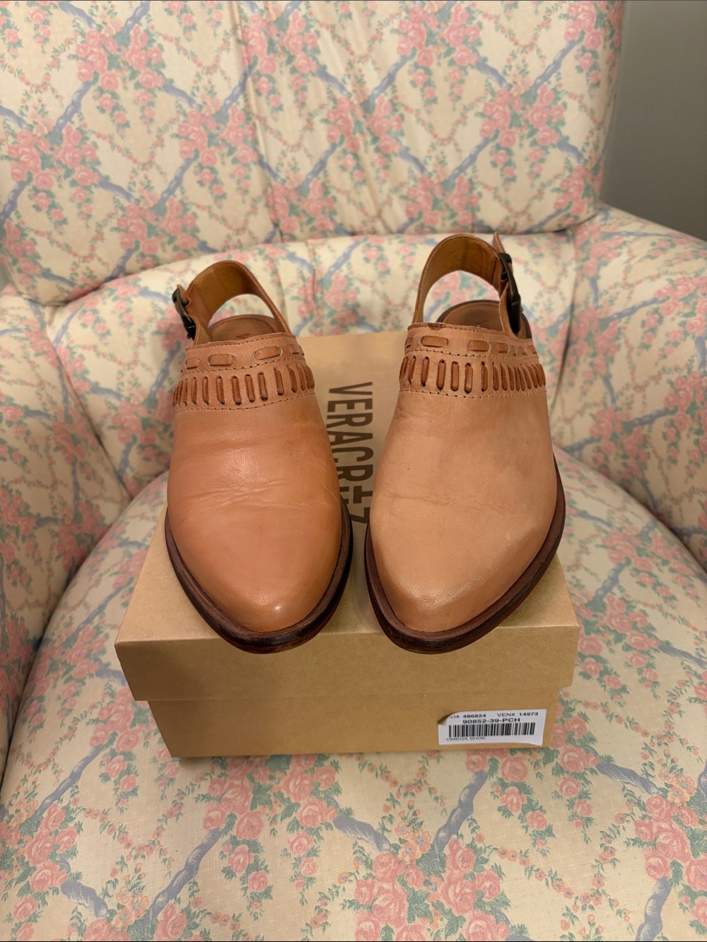 Veracruz Artisans Made in Italy Booties 
Size 39